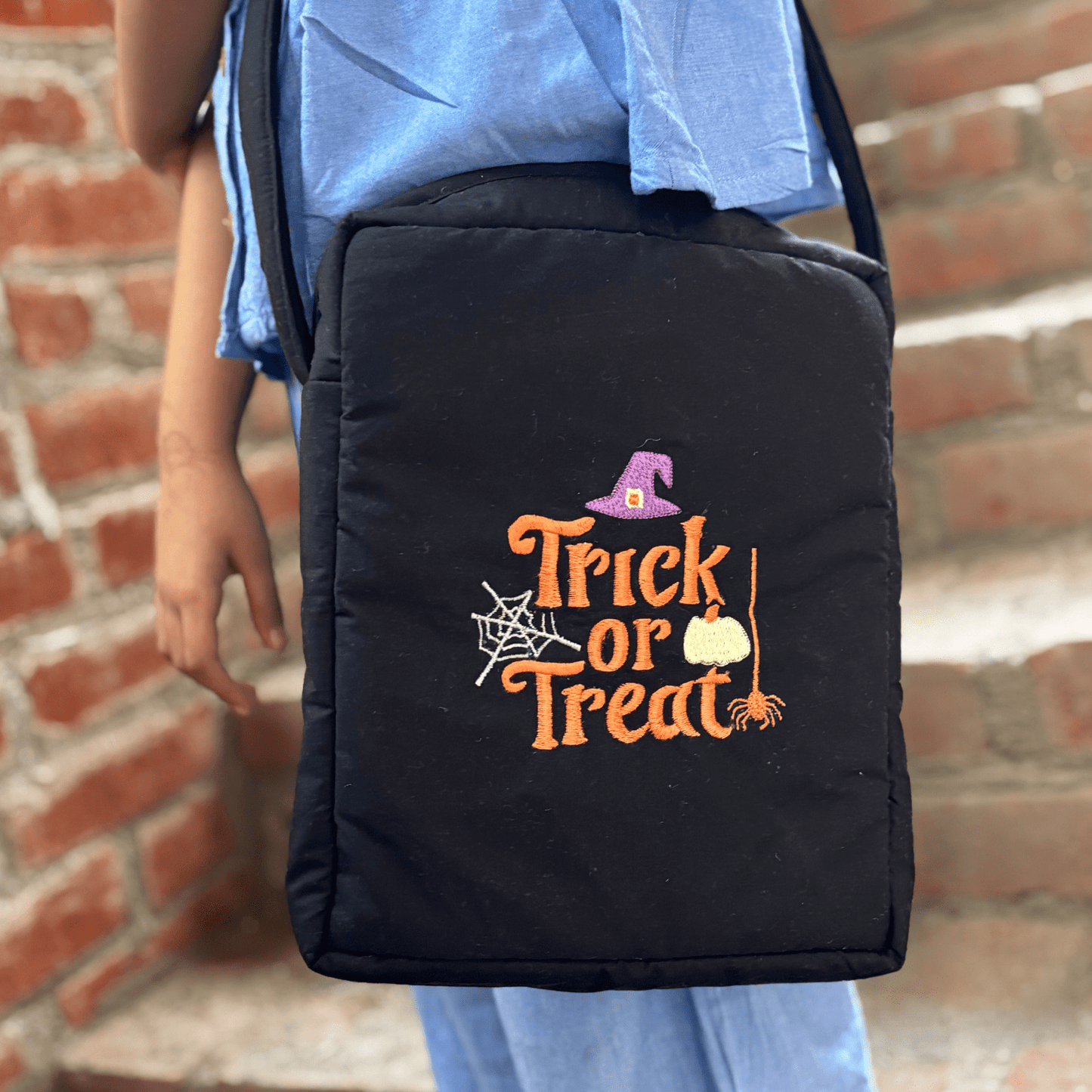 Zoey duffle bag Trick or Treat Sling Bag