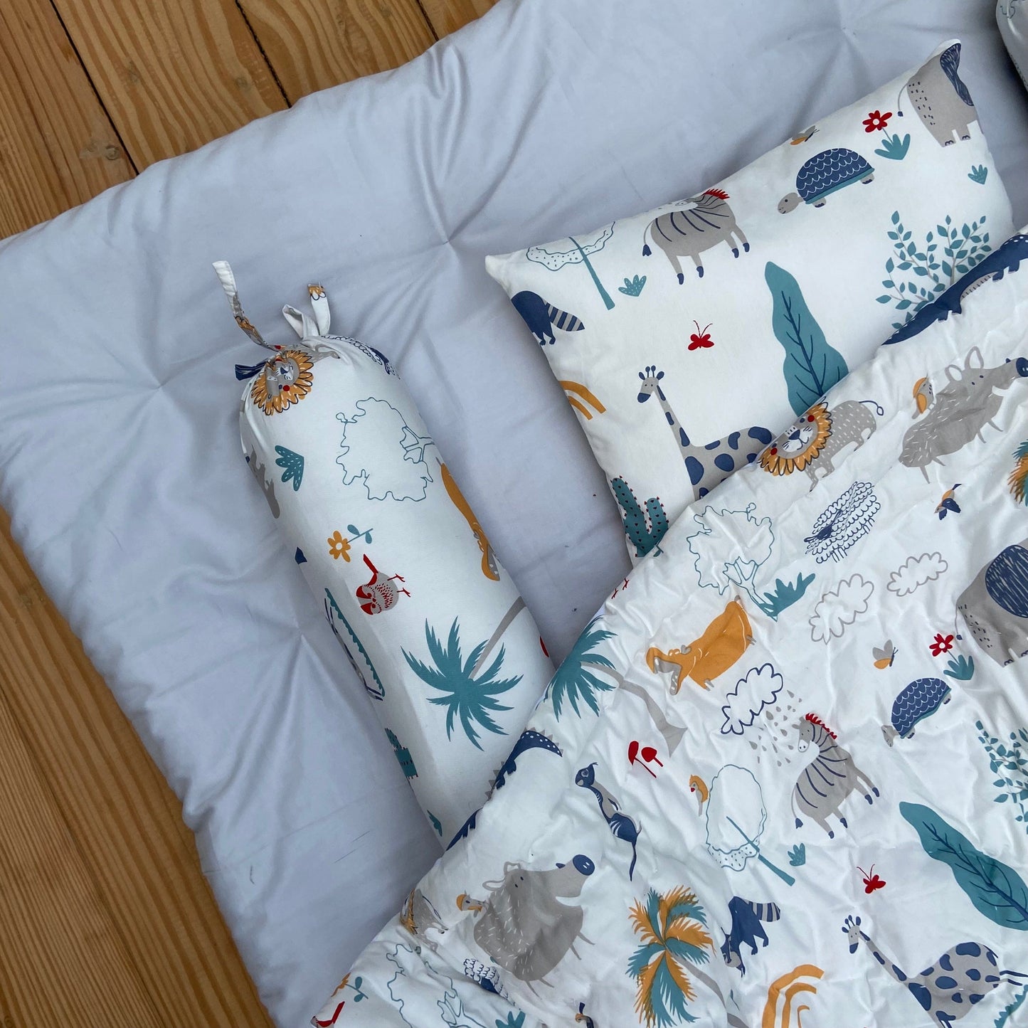 Zoey bedding set Happy Animal Tribe Bedding Set